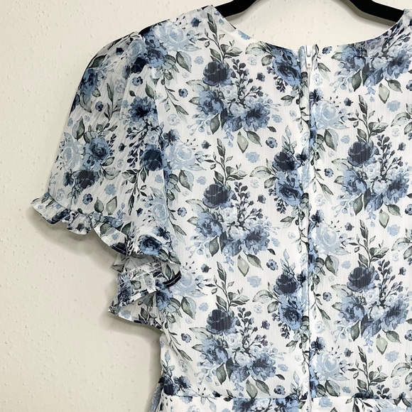 Mi Ami Francesca’s Collection Floral Dress - Picture 4 of 10